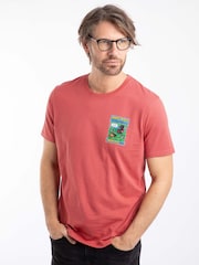 レッド - Weird Fish Holy Whale バックプリント アーティスト Tシャツ - 画像 1 / 6