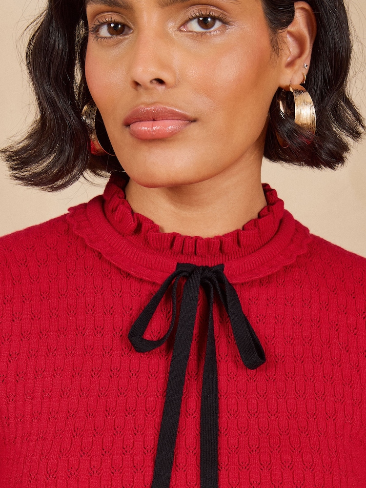 Rojo - Love & Roses Frilled High Neck Tie Detail Long Sleeve Knitted Top - Imagen 5 de 5 Rojo - Love & Roses Frilled High Neck Tie Detail Long Sleeve Knitted Top - Imagen 5 de 5