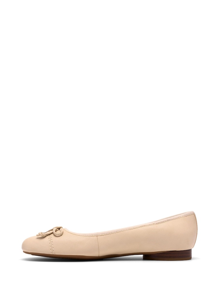Clarks Cream Loreleigh Rae Shoes - Image 2 of 6