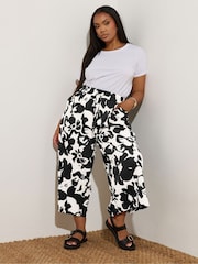 Yours Curve Black Textured Floral Print Midaxi Culotte Trousers - Image 3 of 5