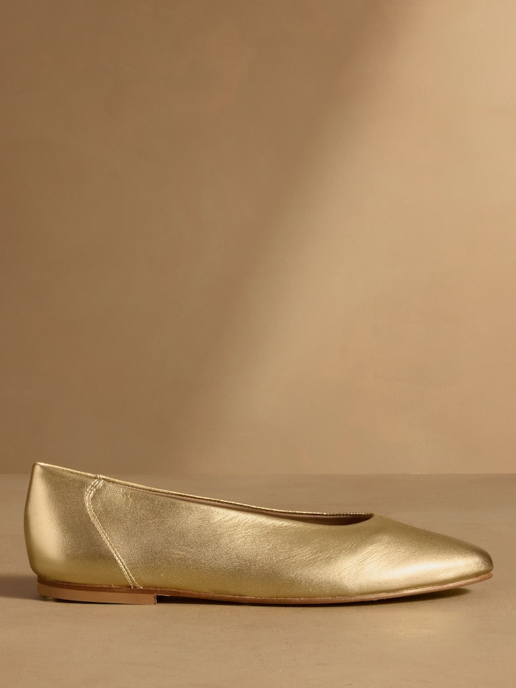 Russell & Bromley Gold Norbury Ballet Flats - Image 2 of 7