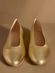 Russell & Bromley Gold Norbury Ballet Flats - Image 3 of 7