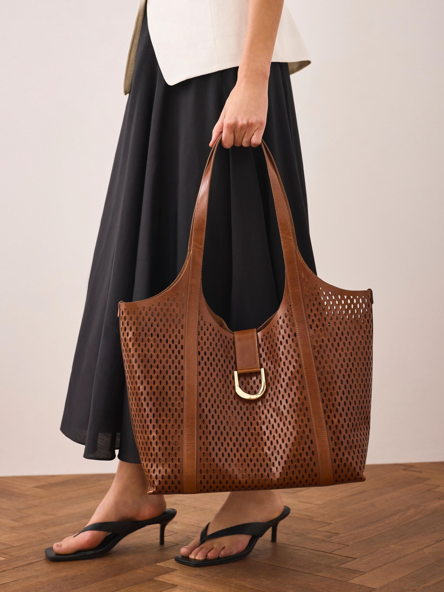 Next：日本 ブラウン - Mint Velvet Harlow レザー トートバッグ from
