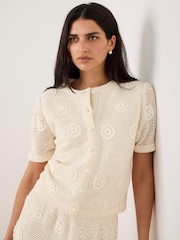 Mint Velvet חולצת קרושה מסיב כותנה בעיטור פייטים ופרח - תמונה 5 מתוך 8