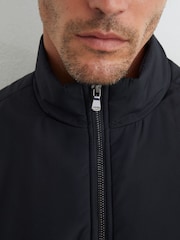 Marine - Reiss Axel Technical Padded Zip-Through Gilet - Bild 4 von 6