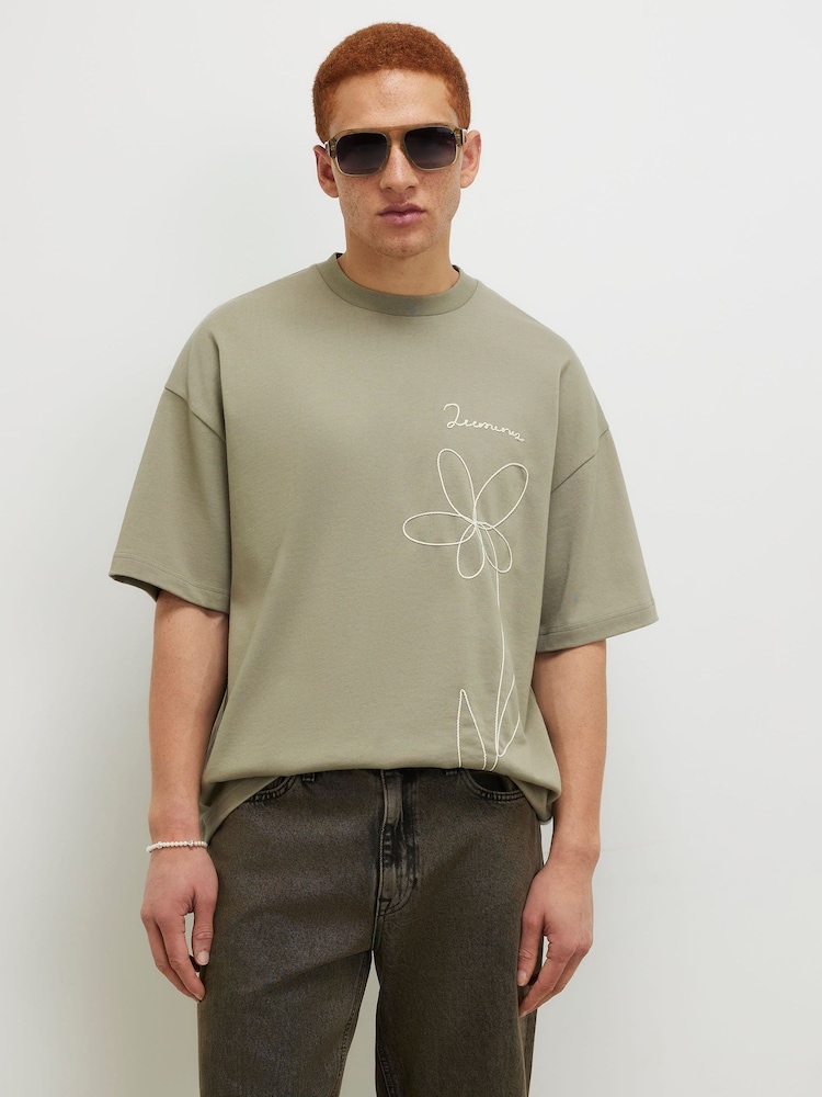 River Island Oversized Blomstrete T-skjorte - Bilde 2 av 4