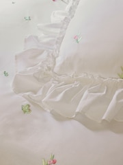 طقم من غطاء لحاف وكيس وسادة قطن 100% مطرز بكشكشة من Cath Kidston - صورة 3 من 5