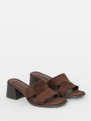 JD Williams Brown Woven Mule Block Heel Sandals - Image 3 of 4