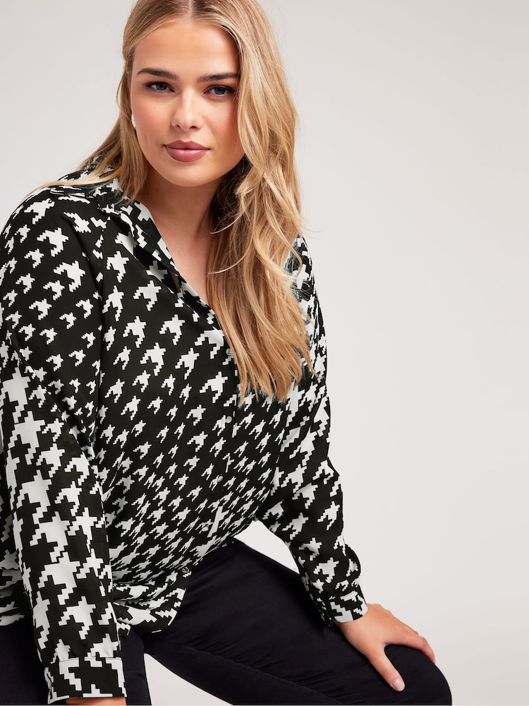 Yours Curve London Dogtooth Print Longline Shirt - Bild 1 von 5 Yours Curve London Dogtooth Print Longline Shirt - Bild 1 von 5