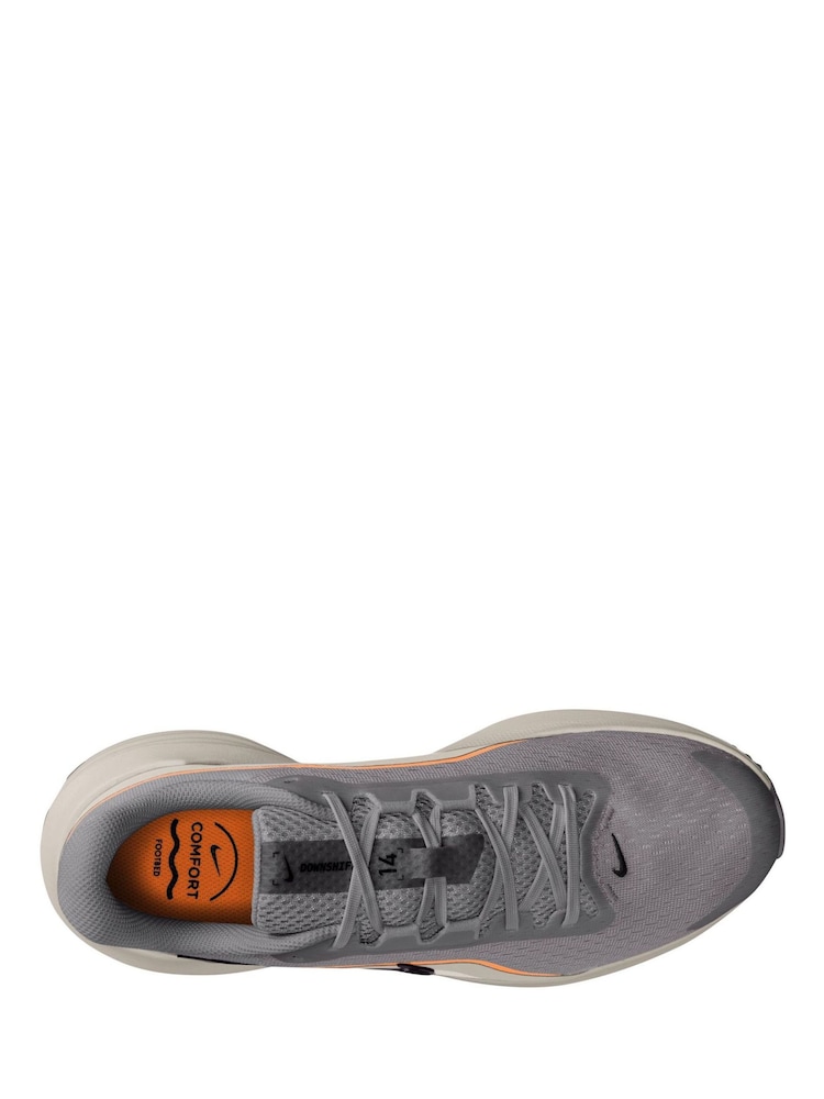 Brūna krāsa - Nike Downshifter 14 skriešanas apavi - Attēls 2 no 3