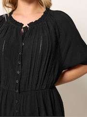 فستان ماكسي مطرز من Yours Curve - Image 4 of 5