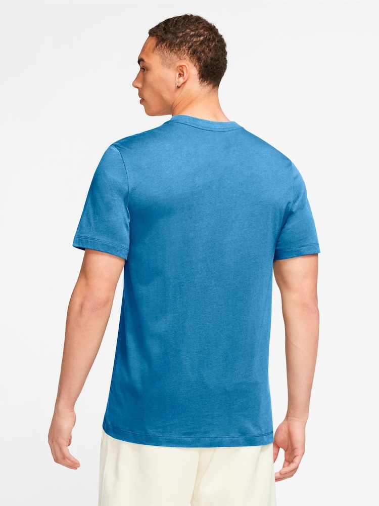 Nike Aurora Blue Short Sleeve Club T-Shirt - Image 2 of 3 Nike Aurora Blue Short Sleeve Club T-Shirt - Image 2 of 3