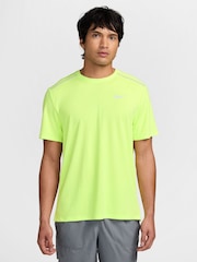 أصفر ليموني - تيشرت جري Miler بتقنية Dri-FIT وحماية من الأشعة فوق البنفسجية من Nike - صورة 1 من 4