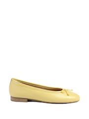 Jones Bootmaker Yellow Leather Ofelia Bow Detail Leather Pumps - Image 1 of 5