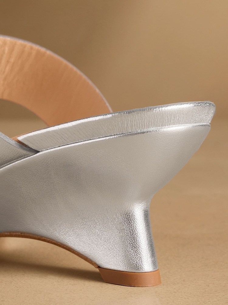 Russell & Bromley Silver Haymoor Toe Post Wedge Sandals - Image 7 of 7