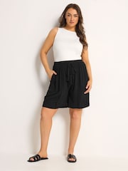 Negro - Yours Curve Scallop Trim Shorts - Imagen 2 de 5