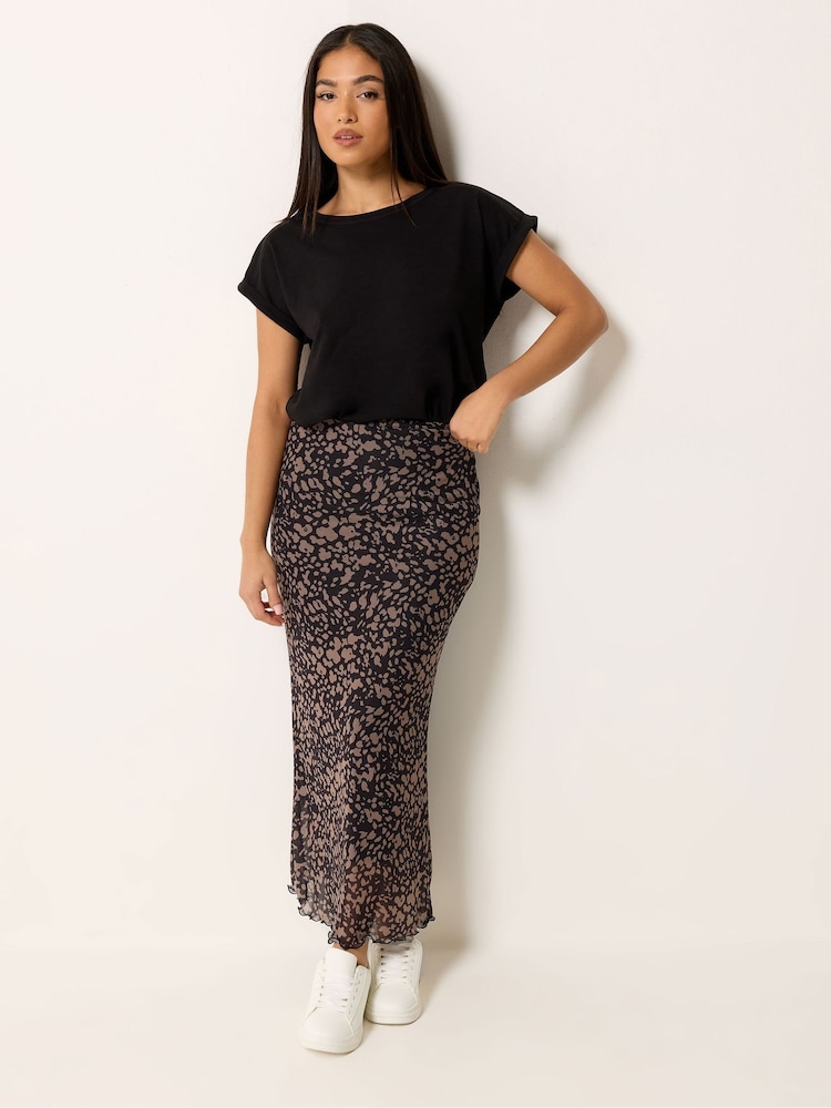M&Co Brown Petite Mesh Maxi Skirt - Image 2 of 5 M&Co Brown Petite Mesh Maxi Skirt - Image 2 of 5