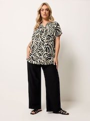 Yours Curve Green Textured Notch Neck Top - Image 2 of 5