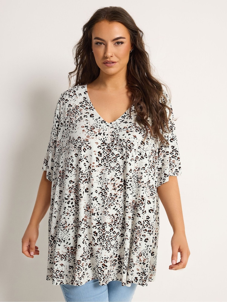 Yours Curve Natural Pleated Front Top - Image 2 of 6