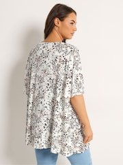 Yours Curve Natural Pleated Front Top - Image 3 of 6