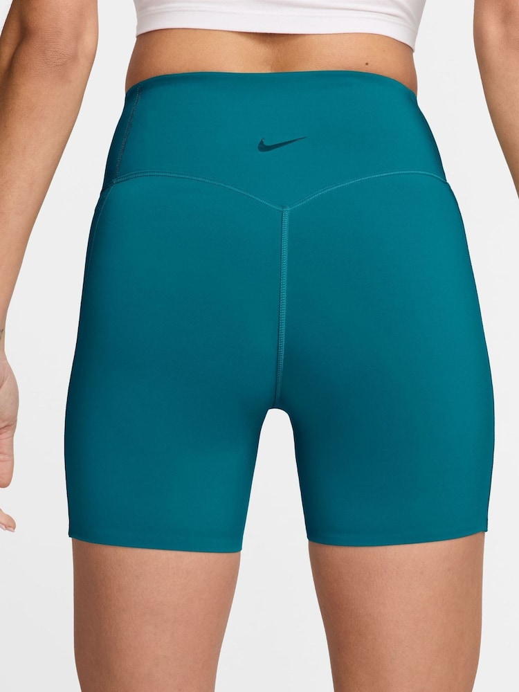 Nike Bright Spruce Green Universa Seamless Front 5 Inch Cycling Shorts - Image 2 of 4 Nike Bright Spruce Green Universa Seamless Front 5 Inch Cycling Shorts - Image 2 of 4