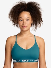 أخضر صنوبري زاهٍ - حمَّالة صدر رياضية مبطّنة بدعم خفيف قابلة للتعديل Indy من Nike - Image 1 of 3