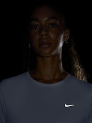 Nike Palest Purple Tempo Dri-FIT Short-Sleeve Running Top - Image 4 of 4
