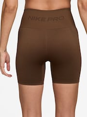 Nike Cacao Wow Brown Pro Seamless Dri-FIT High-Waisted 5" Biker Shorts - Image 2 of 4