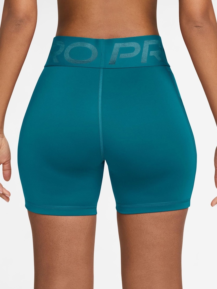 Nike Green Pro Sculpt High Waisted 5 inch Shorts - Image 2 of 4