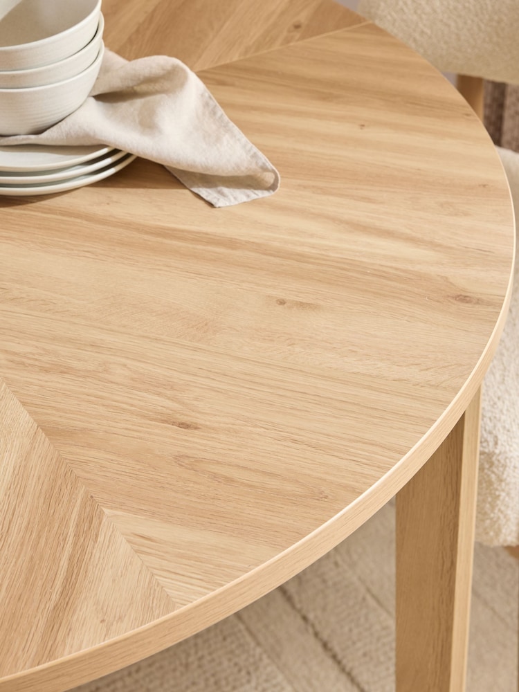 Hayford Herringbone 4 to 6 Seater Extending Dining Table - Bild 6 von 6 Hayford Herringbone 4 to 6 Seater Extending Dining Table - Bild 6 von 6