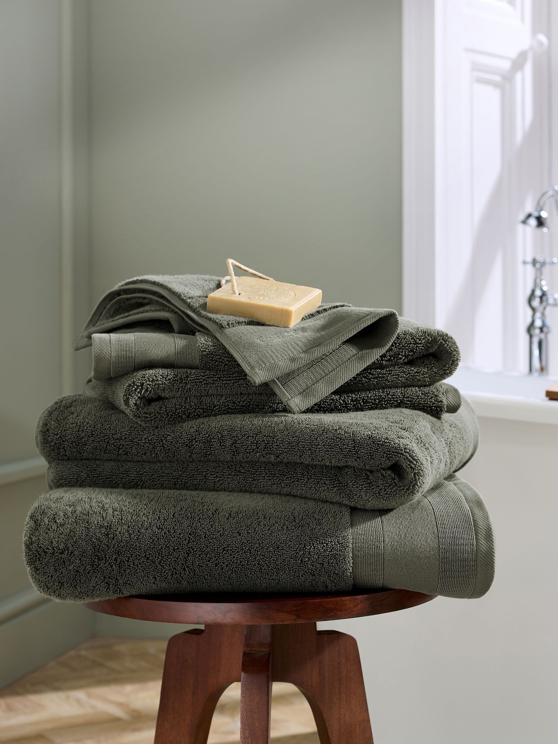 Christy Forest Grn Signature 100% Turkish Cotton 800 Gsm Towel Range - Image 3