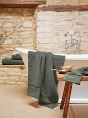 Christy Forest Green Signature Luxury 800GSM Turkish Cotton Towel - Image 3 of 4