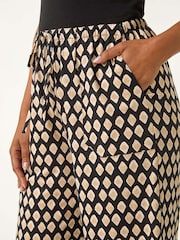 Roman Black Petite Geo Print Wide Leg Stretch Trousers - Image 4 of 4