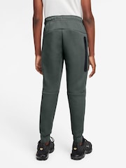 Nike Camo Green Tech Fleece Joggers - Image 2 of 3