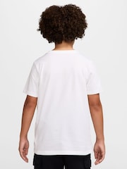 Nike White Graphic Pocket T-Shirt - Image 2 of 3
