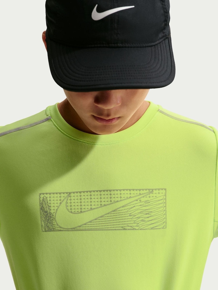 Nike Lemon Yellow Miler Dri-FIT Short-Sleeve T-Shirt - Image 5 of 5 Nike Lemon Yellow Miler Dri-FIT Short-Sleeve T-Shirt - Image 5 of 5