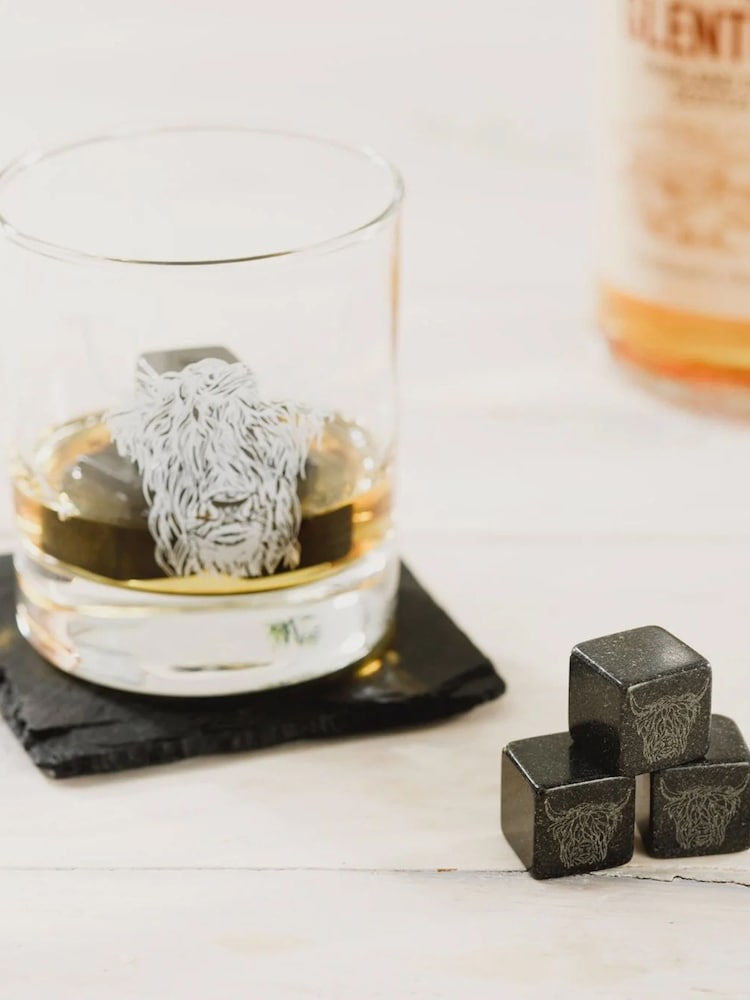 Selbrae House Black Highland Cow Bottle Stopper & Whisky Stones Set - Image 4 of 4