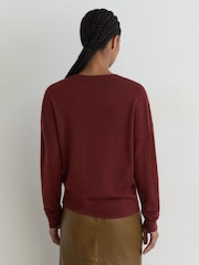 Madilim na Pula - Reiss Colette Wool-Blend Reverse-Seam Jumper with Cashmere - Larawan 6 ng 8
