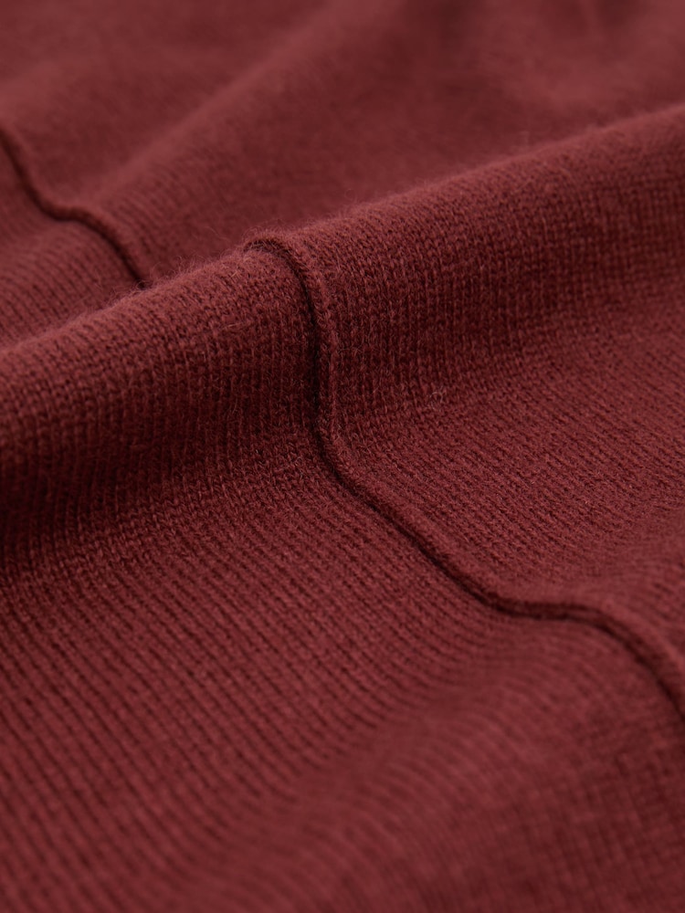 Madilim na Pula - Reiss Colette Wool-Blend Reverse-Seam Jumper with Cashmere - Larawan 8 ng 8 Madilim na Pula - Reiss Colette Wool-Blend Reverse-Seam Jumper with Cashmere - Larawan 8 ng 8