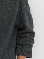 Reiss Charcoal Grey Riley Wool-Cashmere Crew-Neck Raglan Jumper - Image 3 of 7