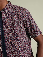 Charles Tyrwhitt Red Shorts Sleeve Printed Stretch Washed Poplin Shirt - Image 4 of 6