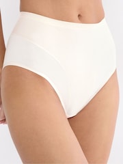 Triumph White Brief BMU Illusion Curve Knickers - Image 4 of 5
