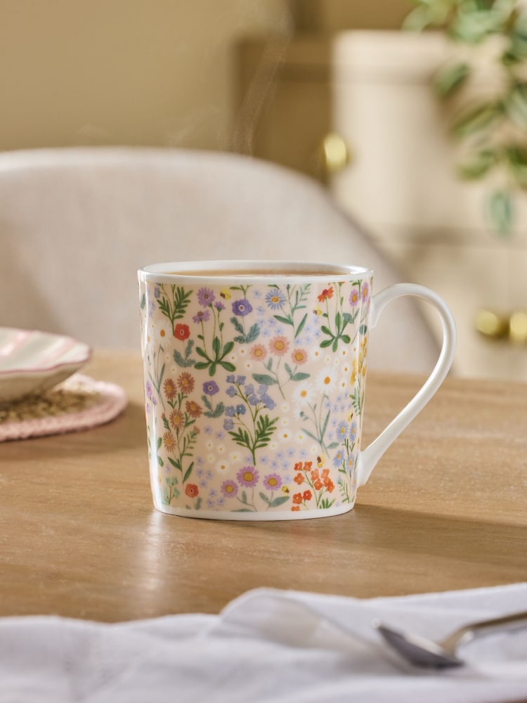 Maisie Floral Fine Bone China Mug - 3मध्ये 2 तस्बिर