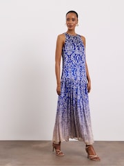 Φόρεμα Joanna Hope με μεταλλικό ζακάρ και λαιμόκοψη halter - Εικόνα 3 από 4