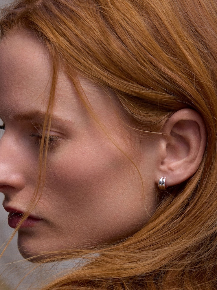 Nuanță argintie - Dinny Hall Iceni Warrior Huggie Hoops - Imaginea 1 din 4