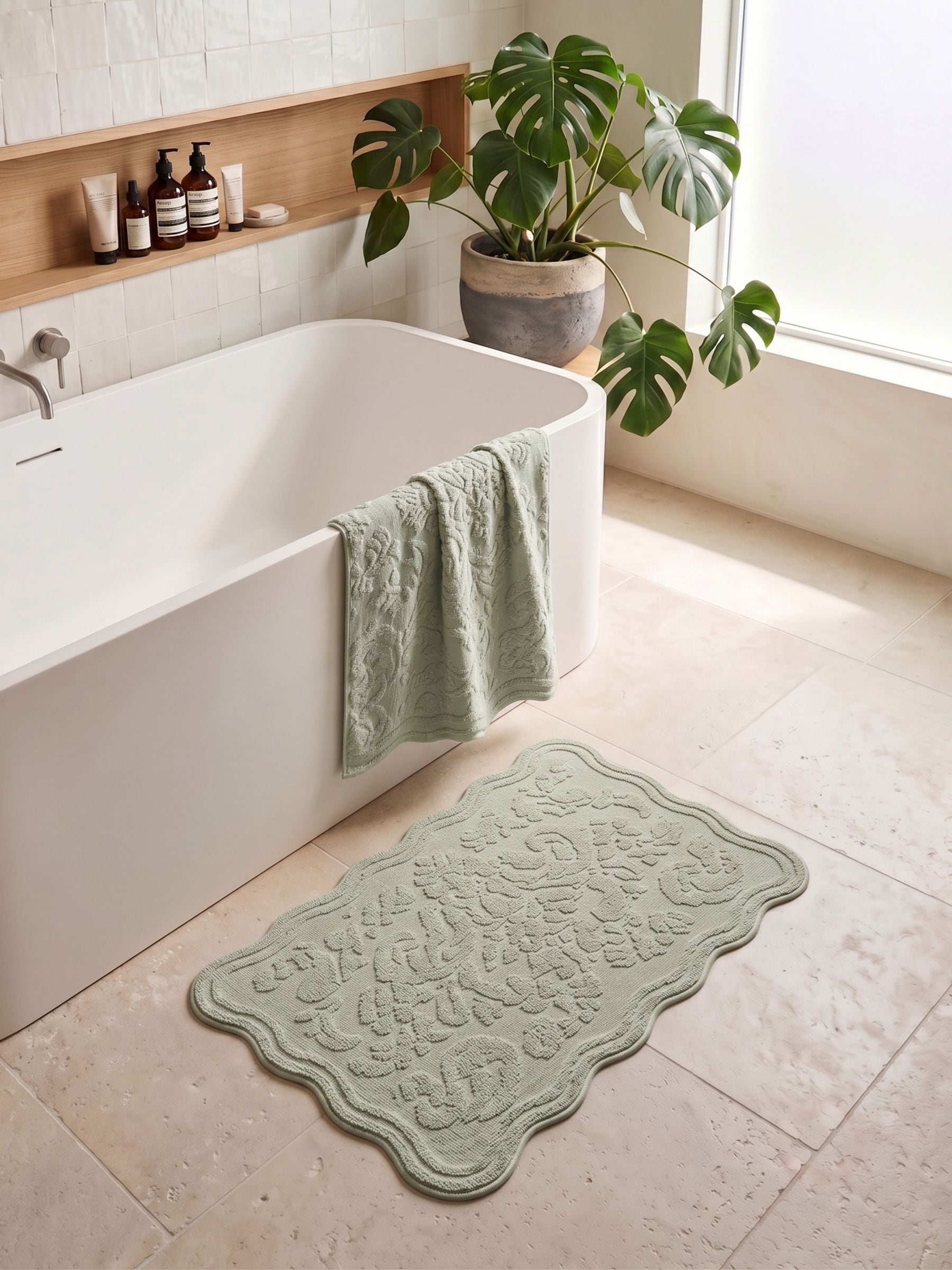Allure Bath Fashions Unisex Sage Green Scalloped Jacquard Bath Mat