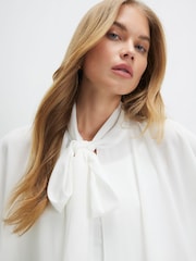 رداء عُلوي كاب بياقة طويلة بكشكشة من River Island - Image 4 of 4