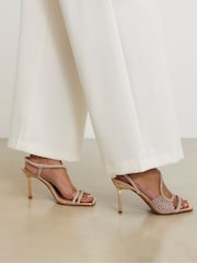 Sandalias de taco con diamantes de imitación y metacrilato de River Island - Imagen 1 de 6