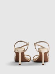 Sandalias de taco con diamantes de imitación y metacrilato de River Island - Imagen 4 de 6
