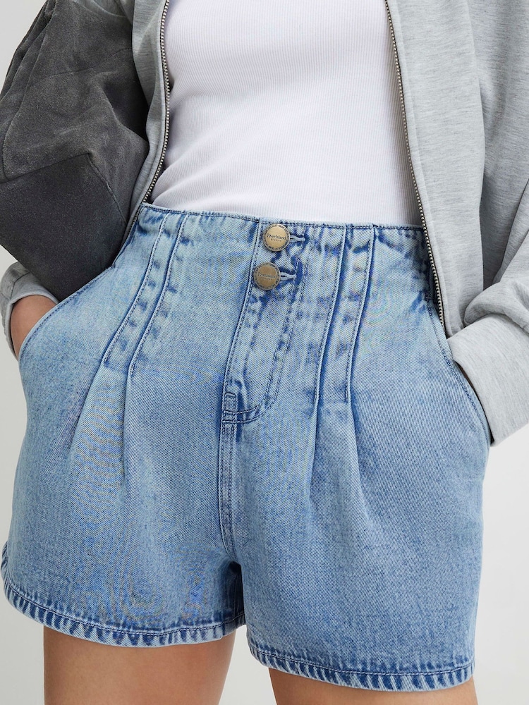 River Island Blue Dart Detail Pull On Denim Shorts - Image 4 of 4 River Island Blue Dart Detail Pull On Denim Shorts - Image 4 of 4